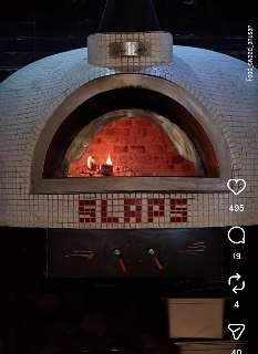 Slaps Nagpur Brick Oven Close Up